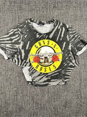 Guns N’ Roses crop top, cut, concert T-shirt